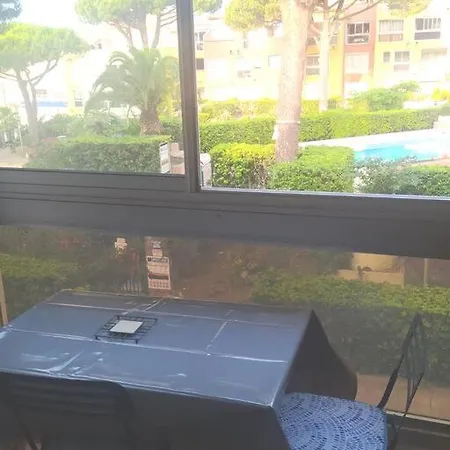 4 Couchages Avec Piscine D'ete Vue Port Apartman *