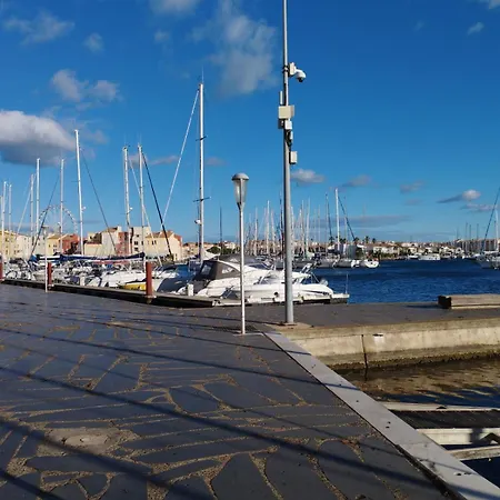 4 Couchages Avec Piscine D'été Vue Port Agde