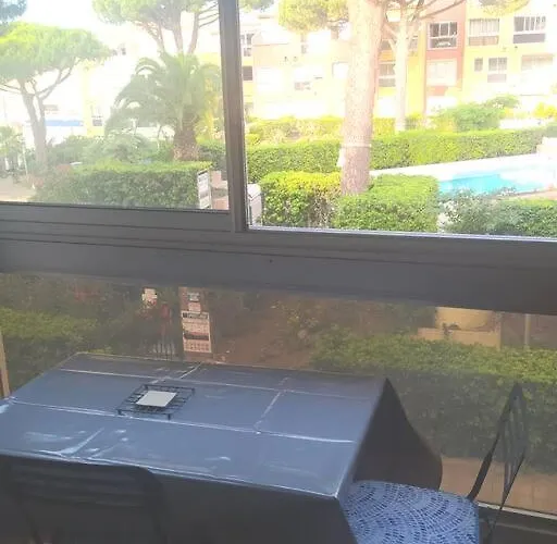 4 Couchages Avec Piscine D'ete Vue Port Апартаменты *