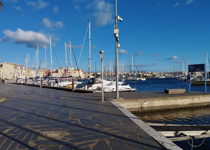 4 Couchages Avec Piscine D'ete Vue Port Агд